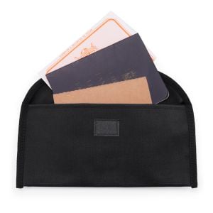 1 PORTE DOCUMENT GARZA